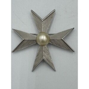 vintage crown Trifari signed matte silver pearl Maltese cross brooch